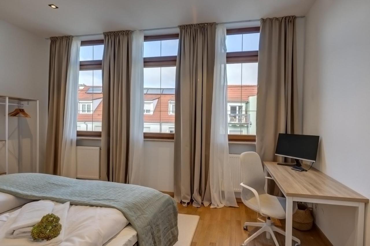 Kaza Guesthouse, Centrally Located 2 & 3 Bedroom Apartments In Аугсбург Екстер'єр фото