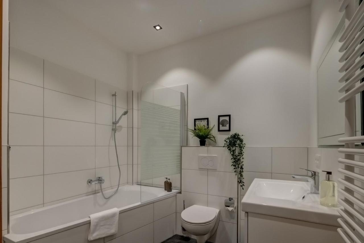 Kaza Guesthouse, Centrally Located 2 & 3 Bedroom Apartments In Аугсбург Екстер'єр фото