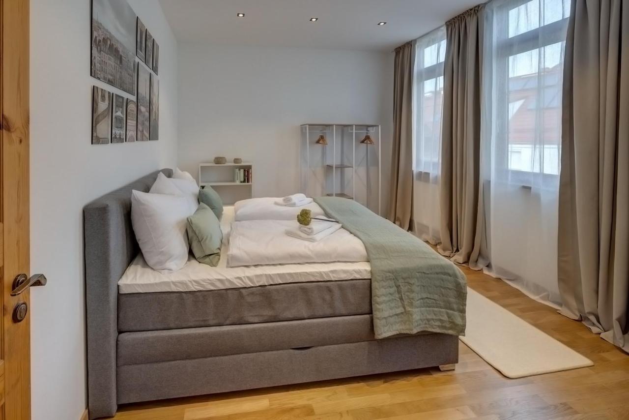 Kaza Guesthouse, Centrally Located 2 & 3 Bedroom Apartments In Аугсбург Екстер'єр фото