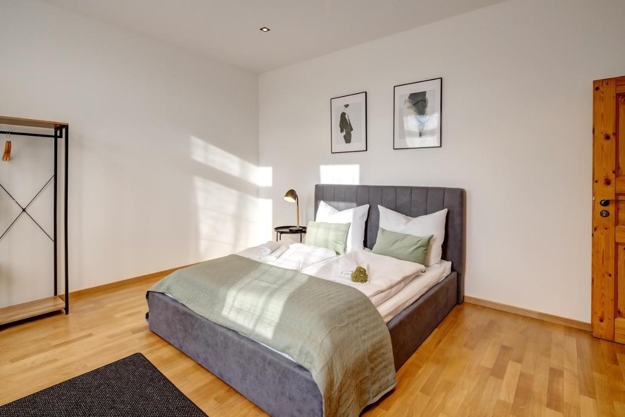 Kaza Guesthouse, Centrally Located 2 & 3 Bedroom Apartments In Аугсбург Екстер'єр фото