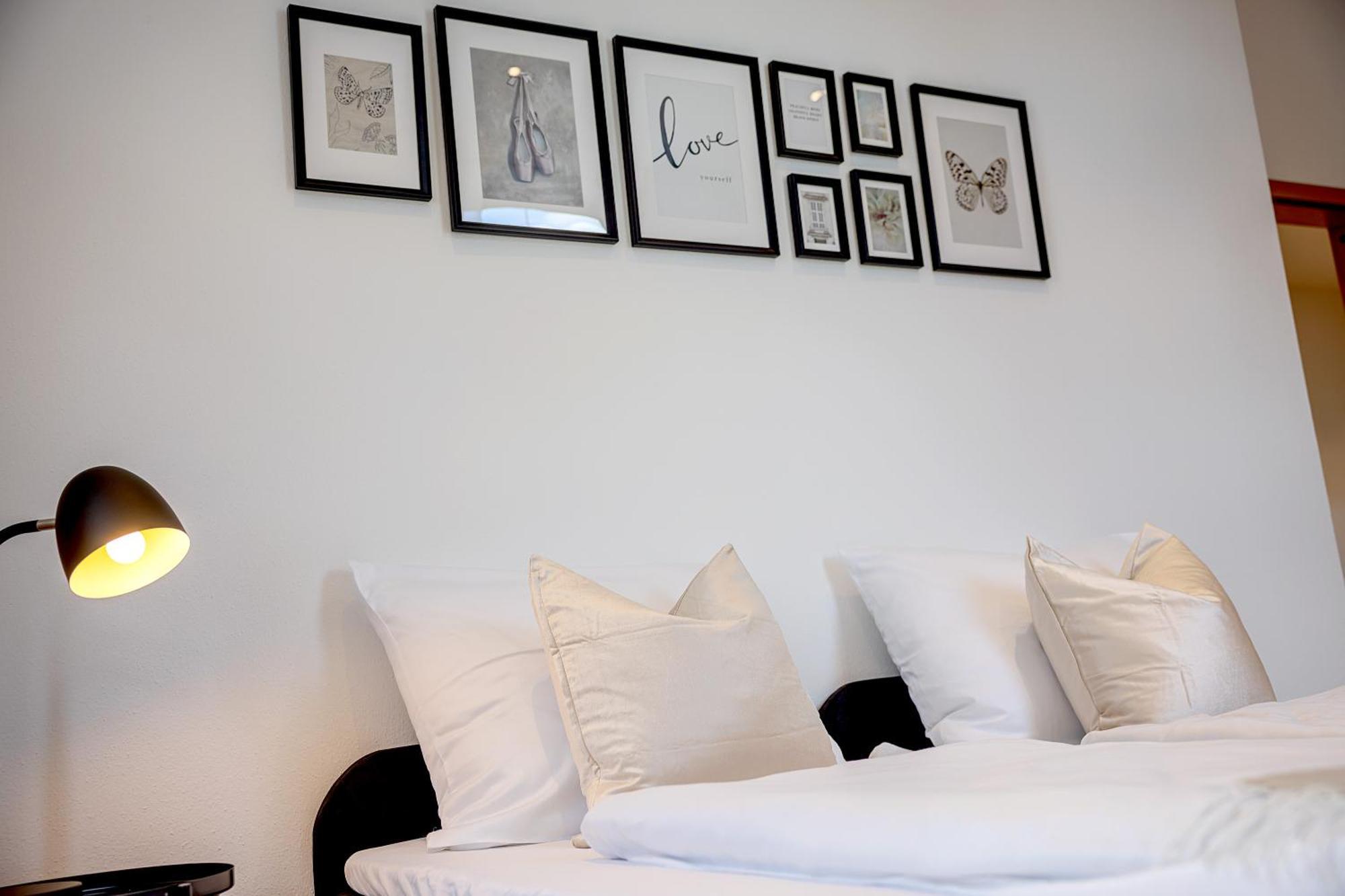 Kaza Guesthouse, Centrally Located 2 & 3 Bedroom Apartments In Аугсбург Екстер'єр фото