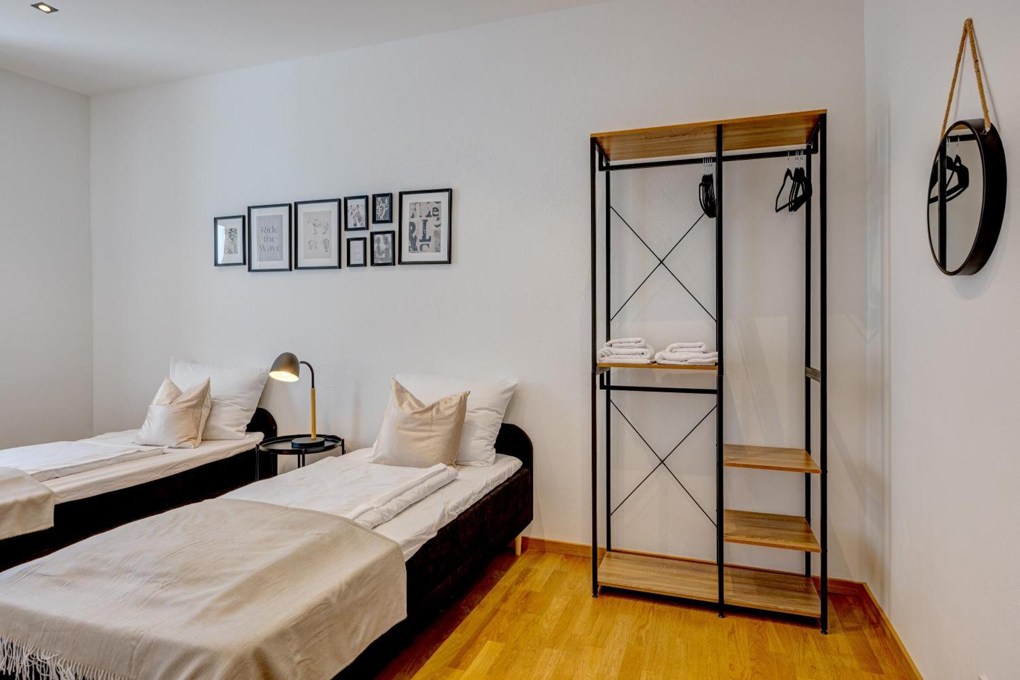 Kaza Guesthouse, Centrally Located 2 & 3 Bedroom Apartments In Аугсбург Екстер'єр фото