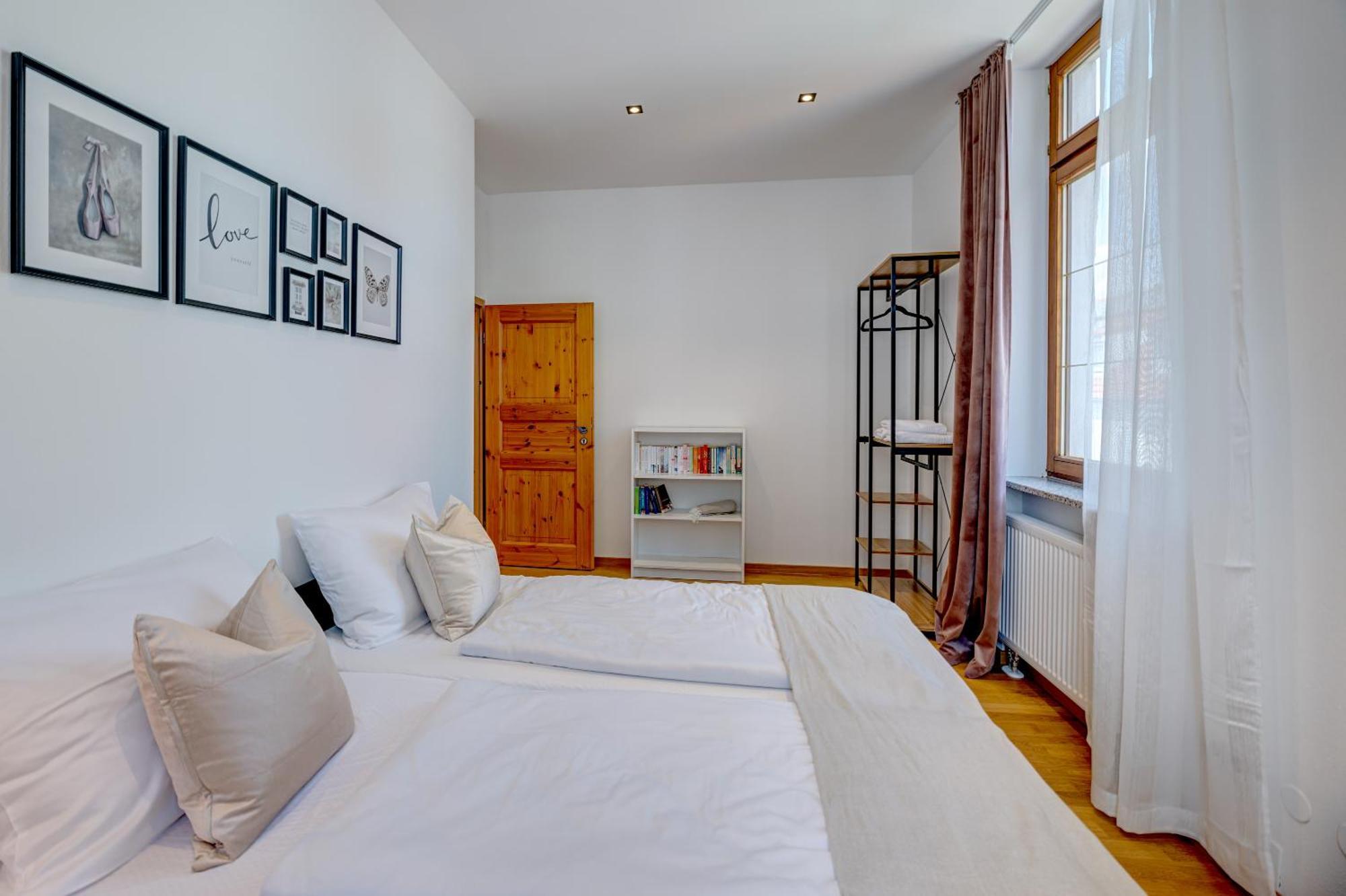 Kaza Guesthouse, Centrally Located 2 & 3 Bedroom Apartments In Аугсбург Екстер'єр фото