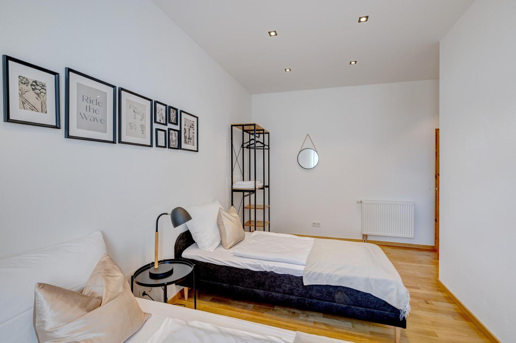Kaza Guesthouse, Centrally Located 2 & 3 Bedroom Apartments In Аугсбург Екстер'єр фото